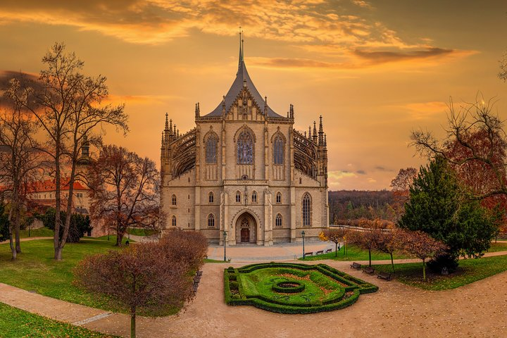 Kutná Hora Medieval Town in Vintage Cabrio car - Photo 1 of 8